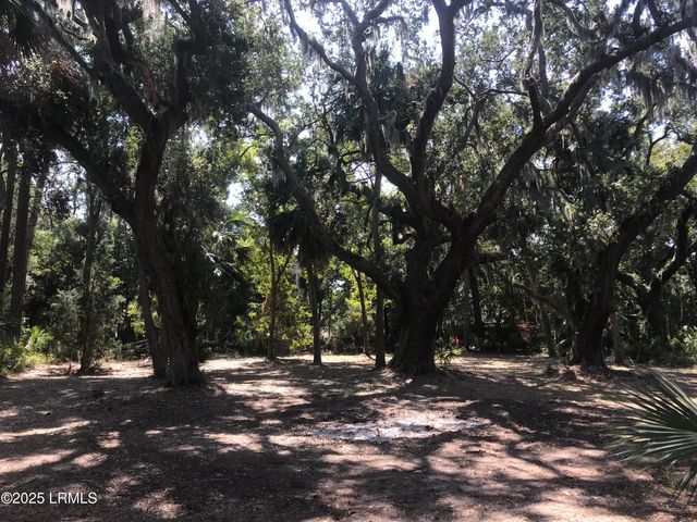 20 Harbor River Circle, St. Helena Island, SC 29920