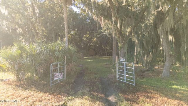 20 Harbor River Circle, St. Helena Island, SC 29920