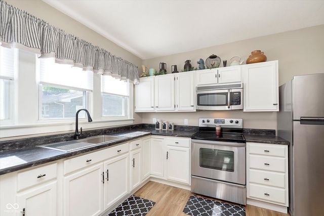 1609 S G Street, Elwood, IN 46036