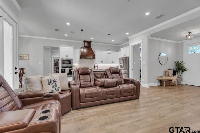 14423 Woodland Creek Drive, Tyler, TX 75706