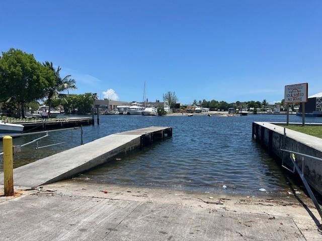 1976 NW 25th Ave, Miami, FL 33125