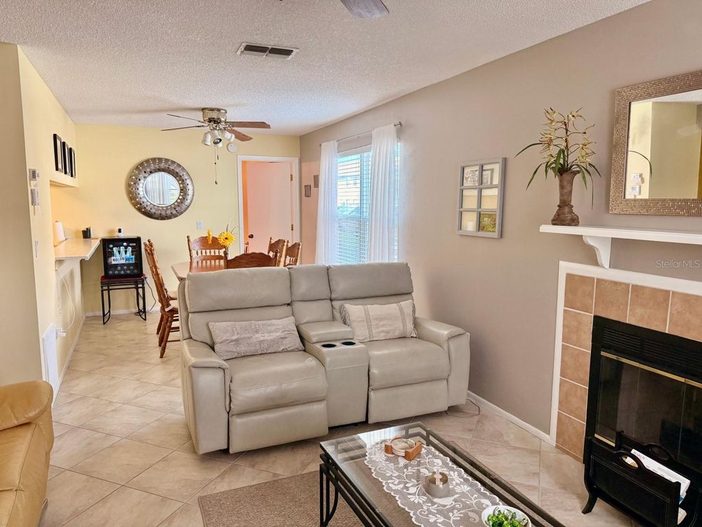 Image 11 of property listing at 3863 59TH AVENUE W 4189, Bradenton, FL 34210