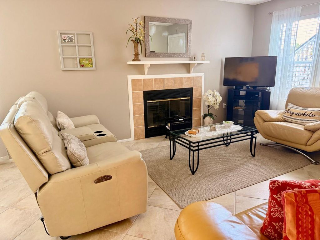 Image 4 of property listing at 3863 59TH AVENUE W 4189, Bradenton, FL 34210