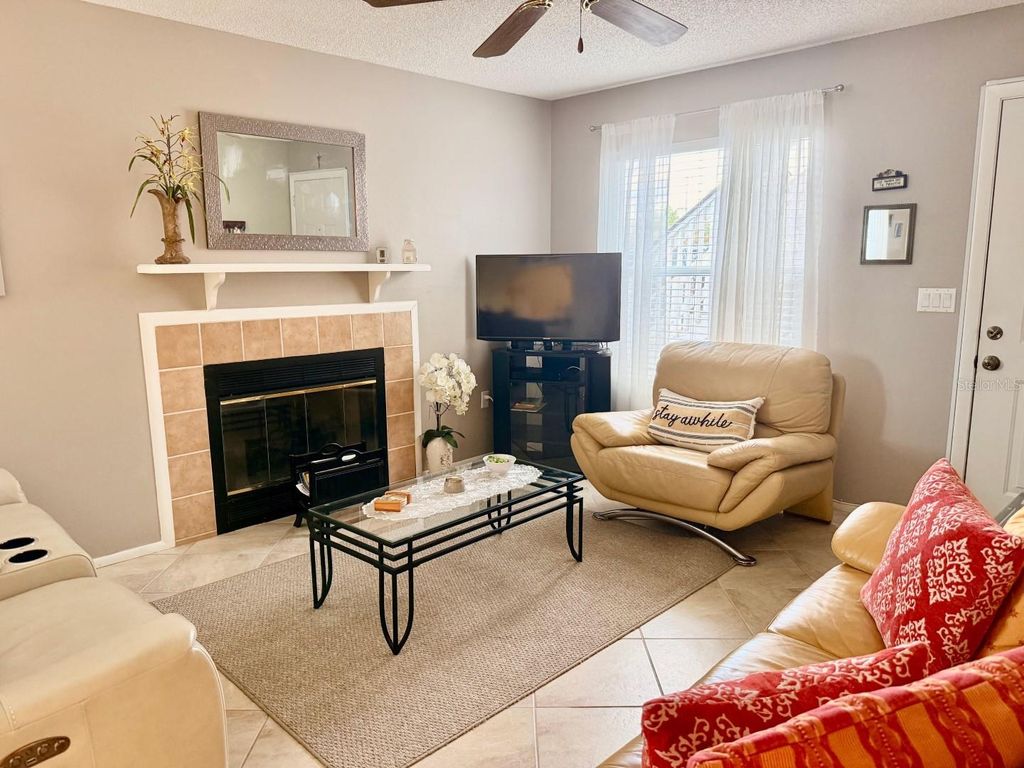 Image 5 of property listing at 3863 59TH AVENUE W 4189, Bradenton, FL 34210