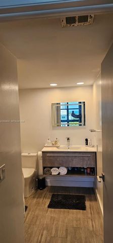 17600 N Bay Rd N906, Sunny Isles Beach, FL 33160