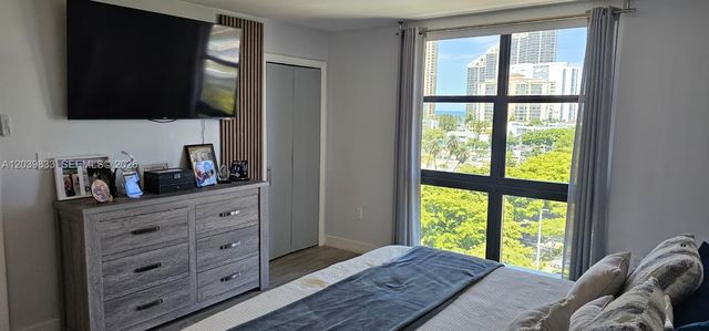 17600 N Bay Rd N906, Sunny Isles Beach, FL 33160