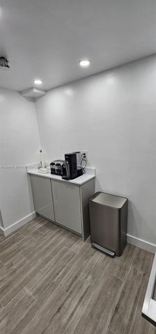 17600 N Bay Rd N906, Sunny Isles Beach, FL 33160