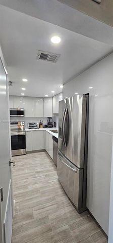 17600 N Bay Rd N906, Sunny Isles Beach, FL 33160