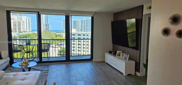 17600 N Bay Rd N906, Sunny Isles Beach, FL 33160