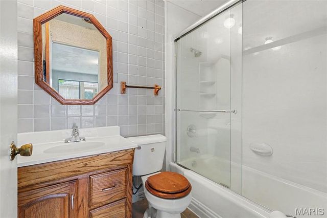 2425 Brook Drive, Florissant, MO 63033