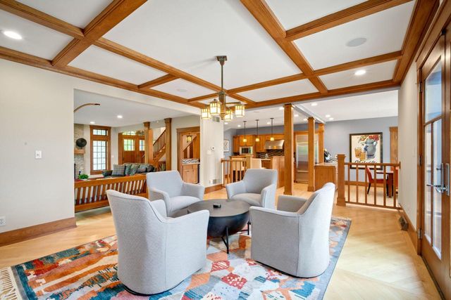 7541 S Cambridge DRIVE, Franklin, WI 53132