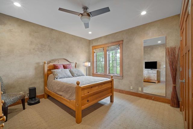 7541 S Cambridge DRIVE, Franklin, WI 53132
