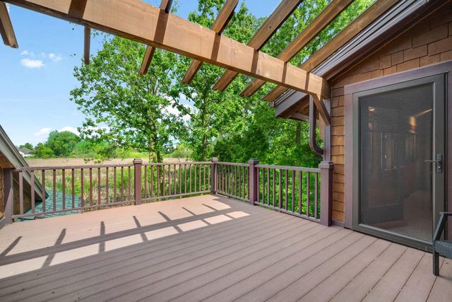 7541 S Cambridge DRIVE, Franklin, WI 53132