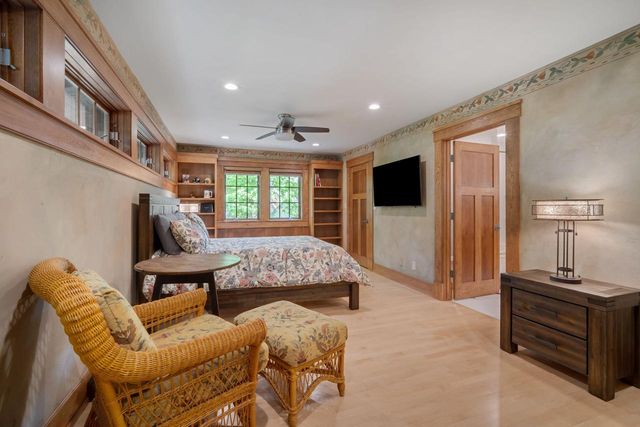 7541 S Cambridge DRIVE, Franklin, WI 53132