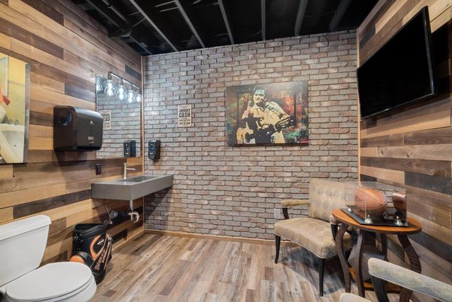 7541 S Cambridge DRIVE, Franklin, WI 53132