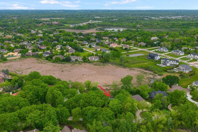 7541 S Cambridge DRIVE, Franklin, WI 53132