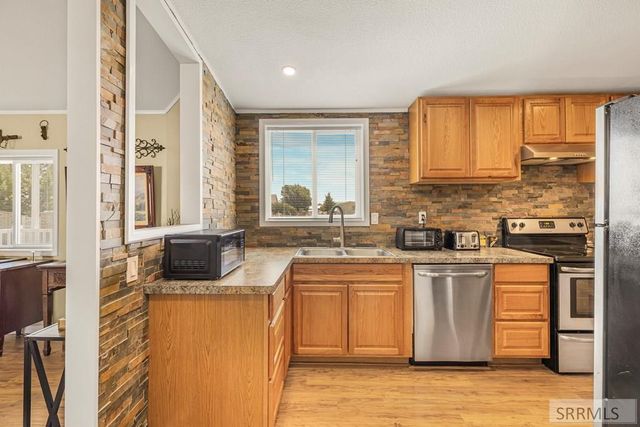 1705 N Pinewood Drive, Idaho Falls, ID 83401