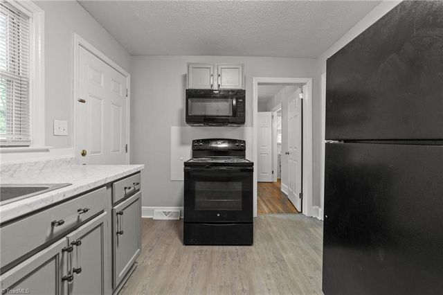 908 Lincoln Street, Greensboro, NC 27401