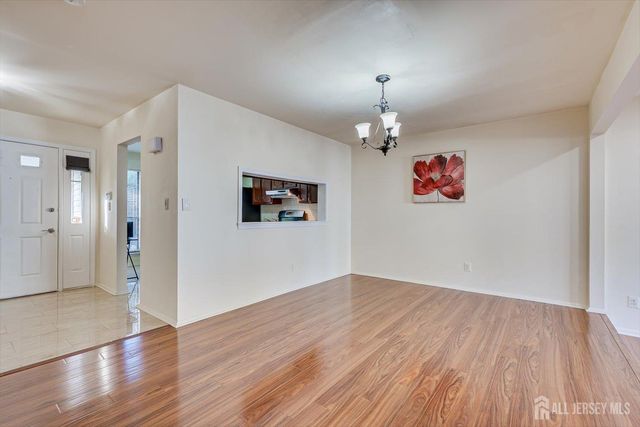 1402 Timber Oaks Road, Edison, NJ 08820