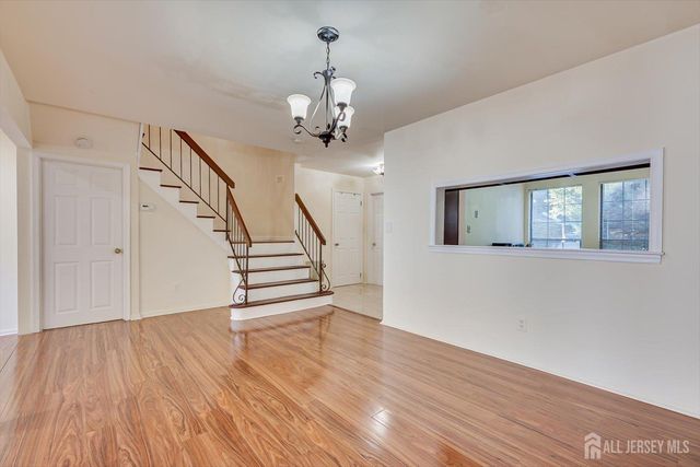 1402 Timber Oaks Road, Edison, NJ 08820