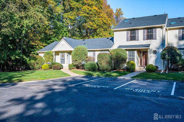 1402 Timber Oaks Road, Edison, NJ 08820