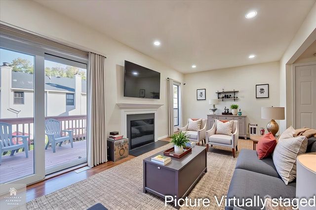 1402 Timber Oaks Road, Edison, NJ 08820