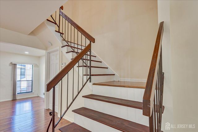 1402 Timber Oaks Road, Edison, NJ 08820