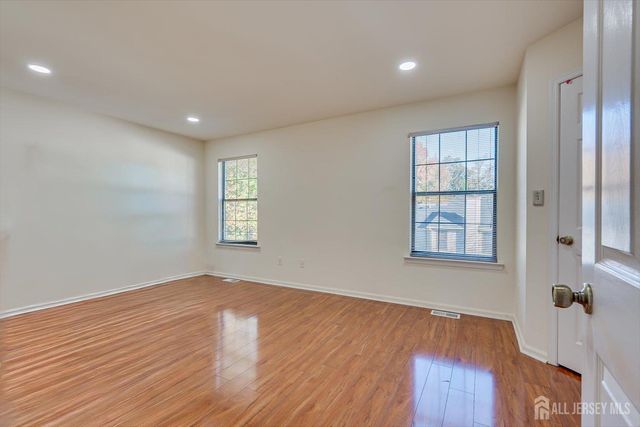 1402 Timber Oaks Road, Edison, NJ 08820