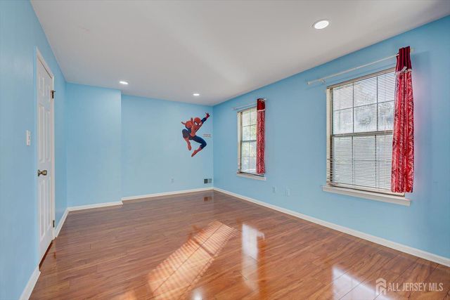 1402 Timber Oaks Road, Edison, NJ 08820