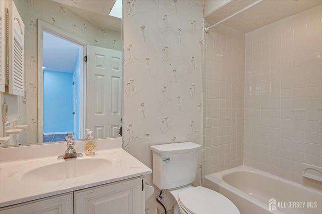 1402 Timber Oaks Road, Edison, NJ 08820