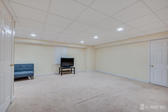 1402 Timber Oaks Road, Edison, NJ 08820