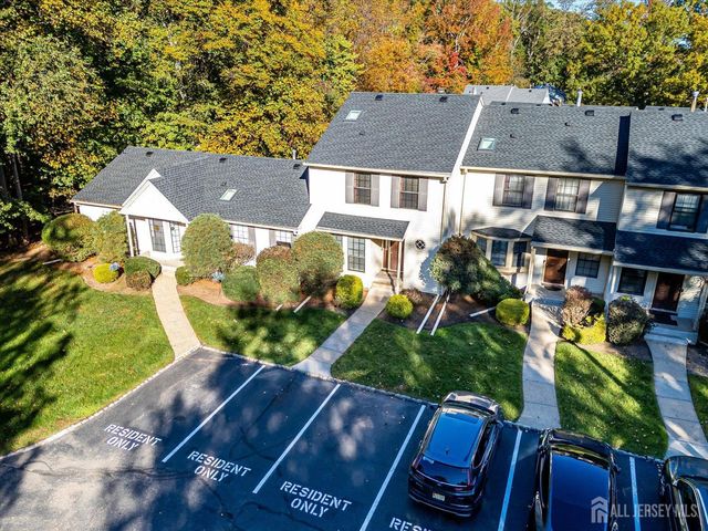1402 Timber Oaks Road, Edison, NJ 08820