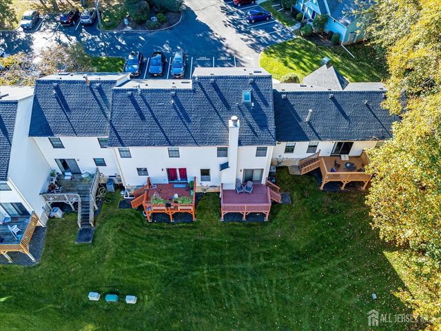 1402 Timber Oaks Road, Edison, NJ 08820