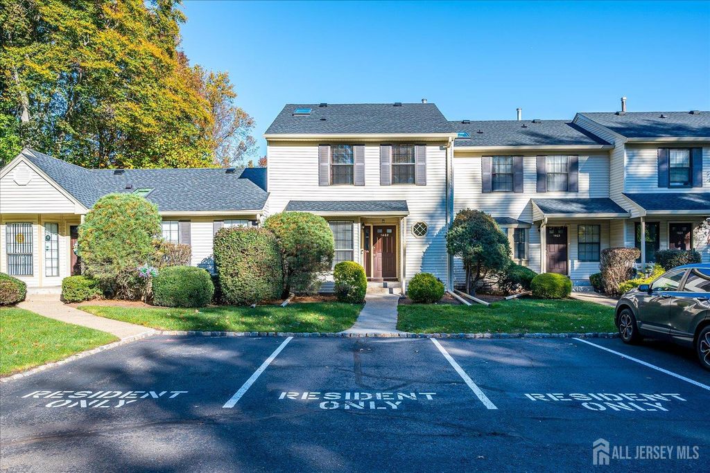 1402 Timber Oaks Road, Edison, NJ 08820
