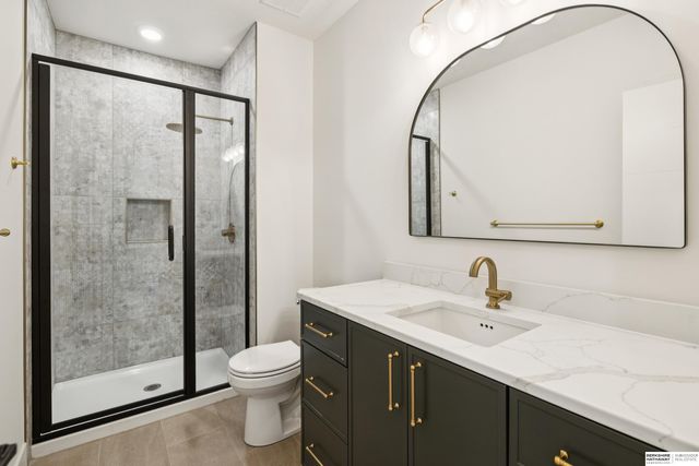 4706 N 215 Street, Elkhorn, NE 68022