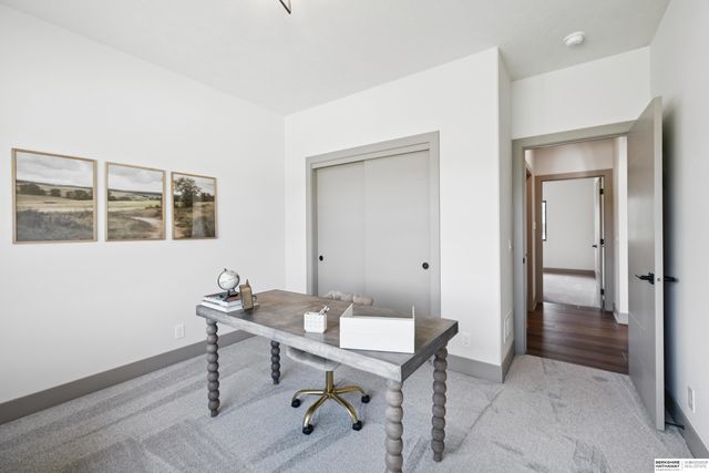 4706 N 215 Street, Elkhorn, NE 68022
