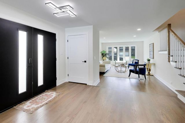 6850 Latrobe Avenue, Skokie, IL 60077