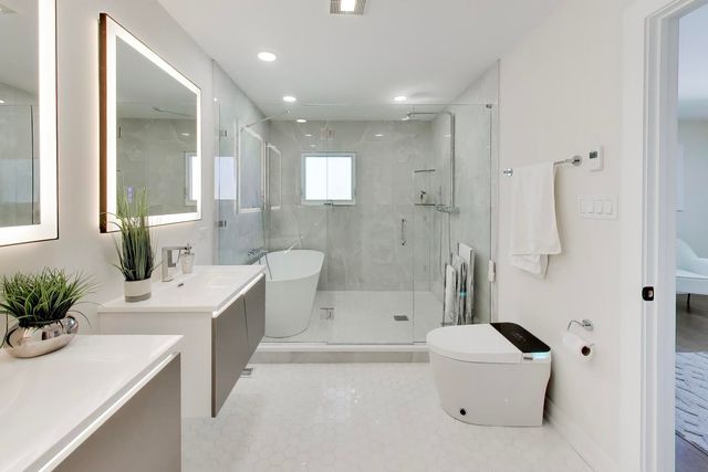 6850 Latrobe Avenue, Skokie, IL 60077