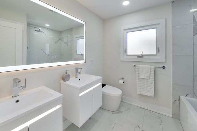 6850 Latrobe Avenue, Skokie, IL 60077