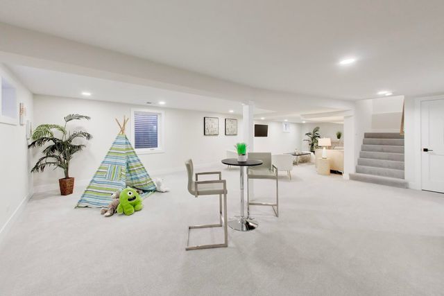 6850 Latrobe Avenue, Skokie, IL 60077