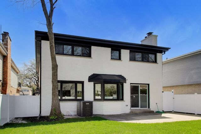 6850 Latrobe Avenue, Skokie, IL 60077