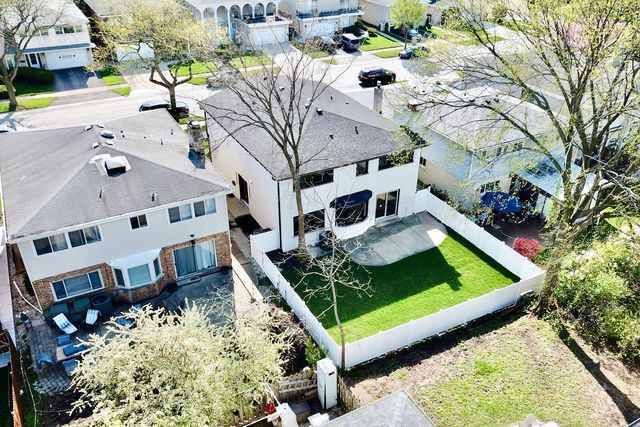 6850 Latrobe Avenue, Skokie, IL 60077