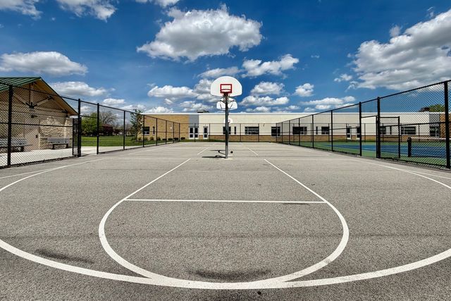 6850 Latrobe Avenue, Skokie, IL 60077