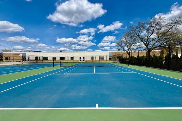 6850 Latrobe Avenue, Skokie, IL 60077