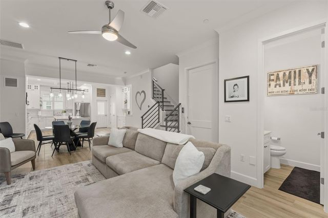 131 OAK LAUREL DRIVE, Winter Garden, FL 34787