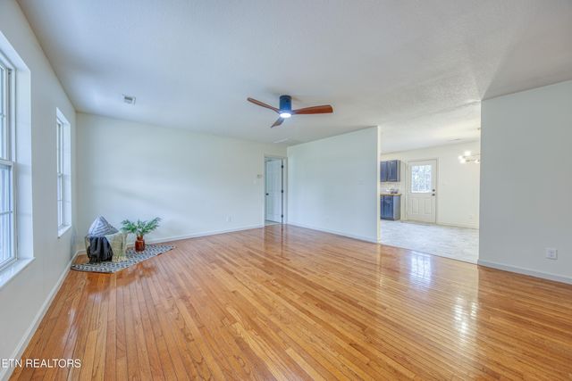 18917 Martel Rd, Lenoir City, TN 37772