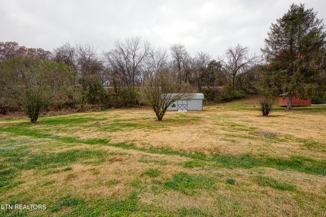 18917 Martel Rd, Lenoir City, TN 37772