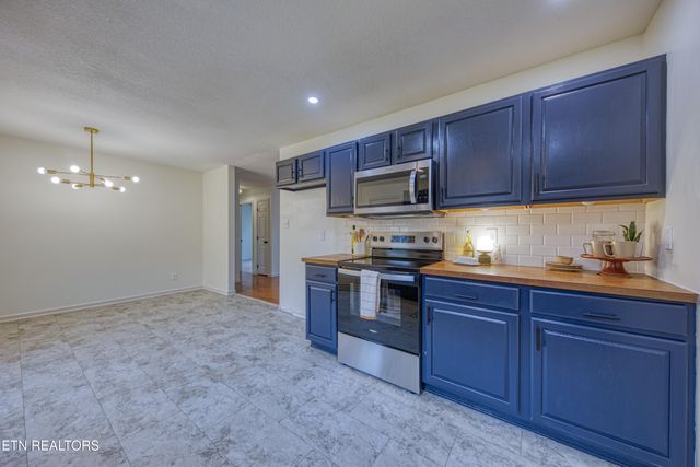 18917 Martel Rd, Lenoir City, TN 37772