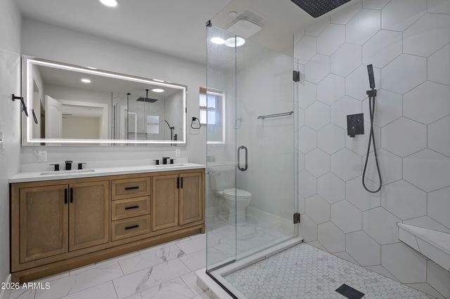 6826 E EDGEMONT Avenue, Scottsdale, AZ 85257