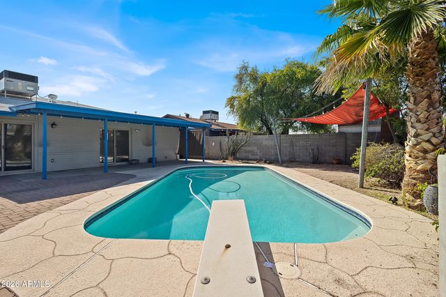 6826 E EDGEMONT Avenue, Scottsdale, AZ 85257